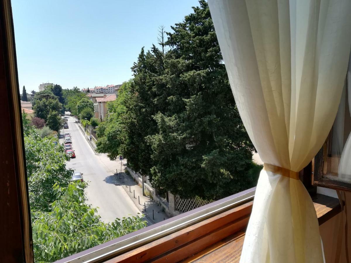 Apartment Maestral Pula Exterior foto